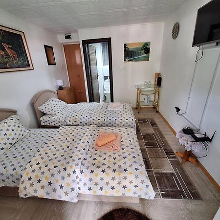 Apartment Buklija Плужине Екстер'єр фото